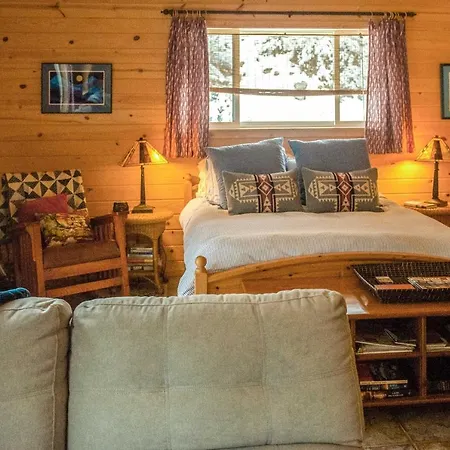 Romantic Riverfront Cottage - 1 Mile To Winthrop! Exterior photo