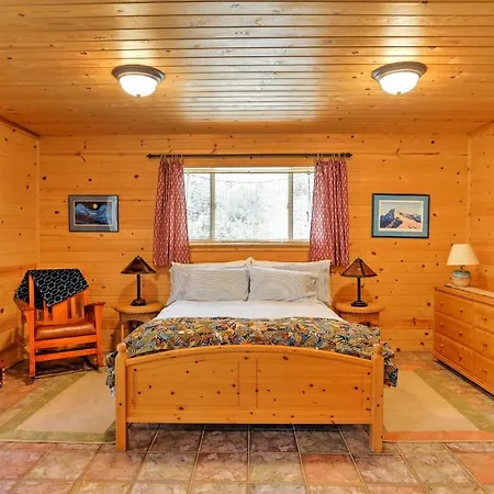 Romantic Riverfront Cottage - 1 Mile To Winthrop! Exterior photo