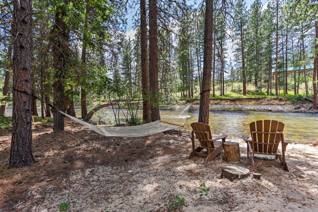Holiday home Romantic Riverfront - 1 Mile To Winthrop!