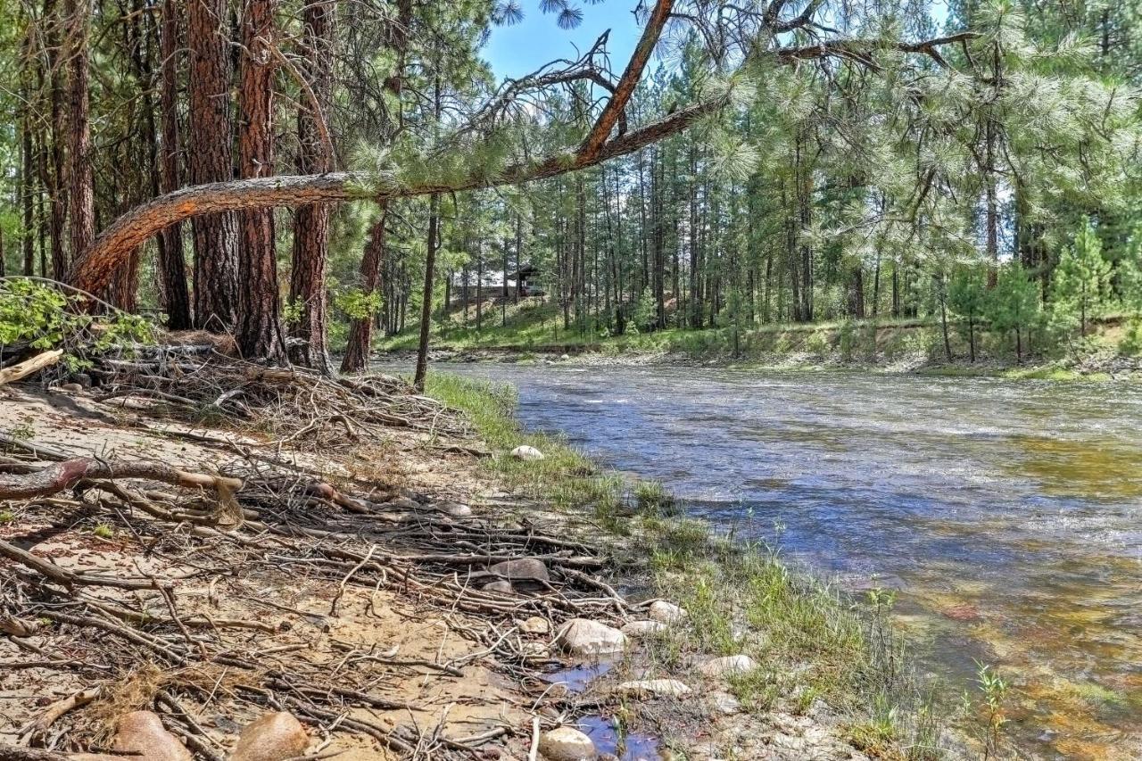 Holiday home Romantic Riverfront - 1 Mile To Winthrop!