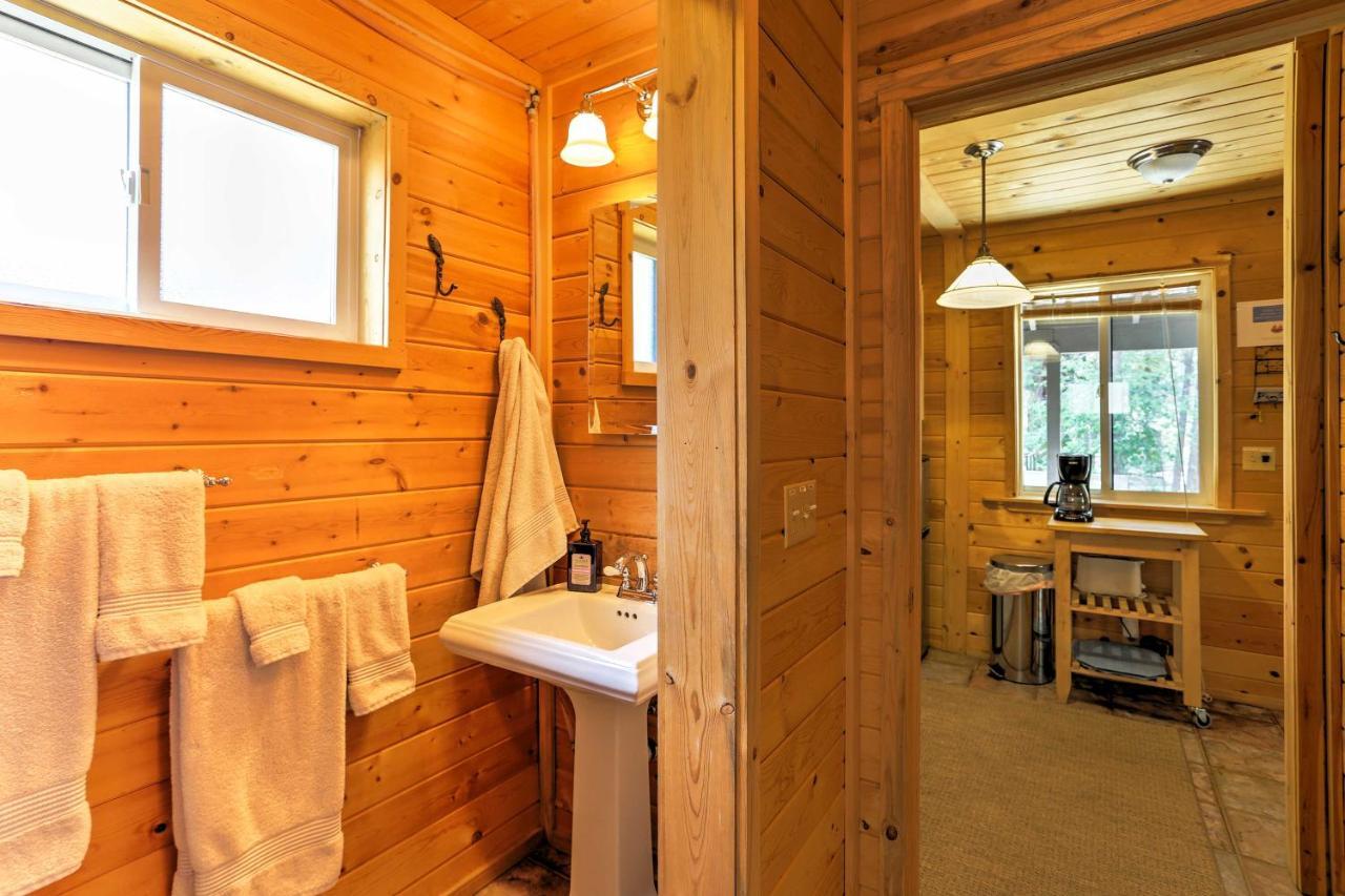 Romantic Riverfront - 1 Mile To Winthrop! Holiday home Winthrop